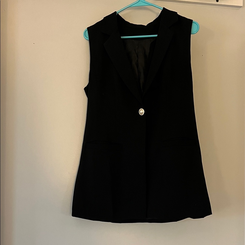 Black Sleeveless Women's Blazer